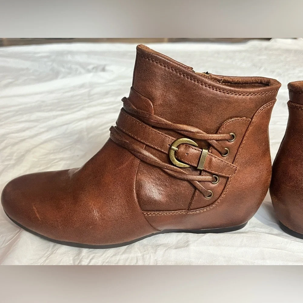 Rebound Patent Pending by Baretraps Women’s Wedge Brown Leather Boots Size 7.5